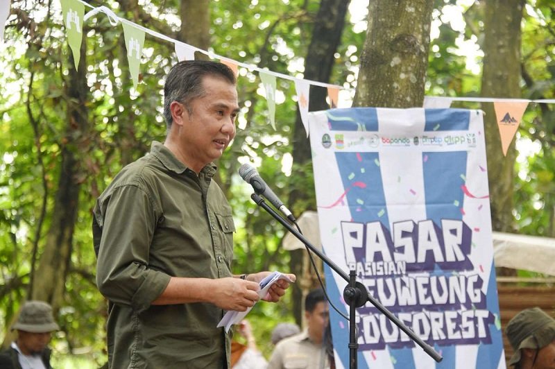Buka Gelar Produk Pasar Leuweung Bekasi, Penjabat Gubernur Jabar, Bey Machmudin Dorong Rutin Digelar Seminggu Sekali