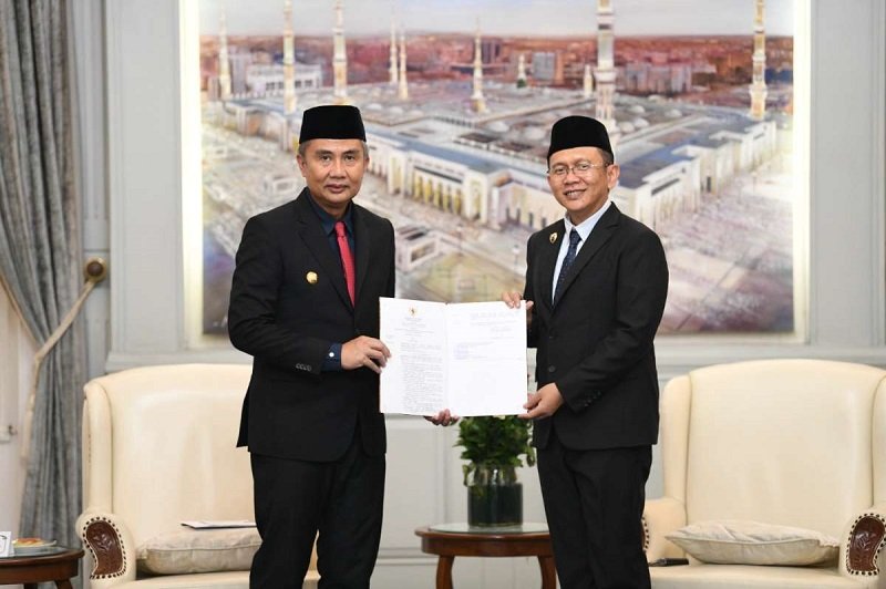 Penjabat Gubernur Jabar, Bey Machmudin Serahkan Keputusan Mendagri Perpanjangan Pj Bupati Bekasi