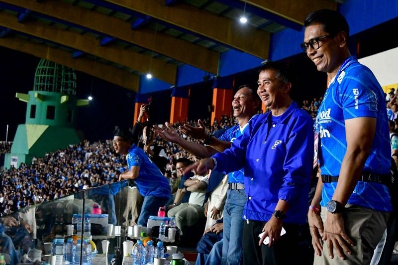 Penjabat Gubernur Jabar, Bey Machmudin : Jika Cuaca Mendukung, Nobar Persib di Gedung Sate
