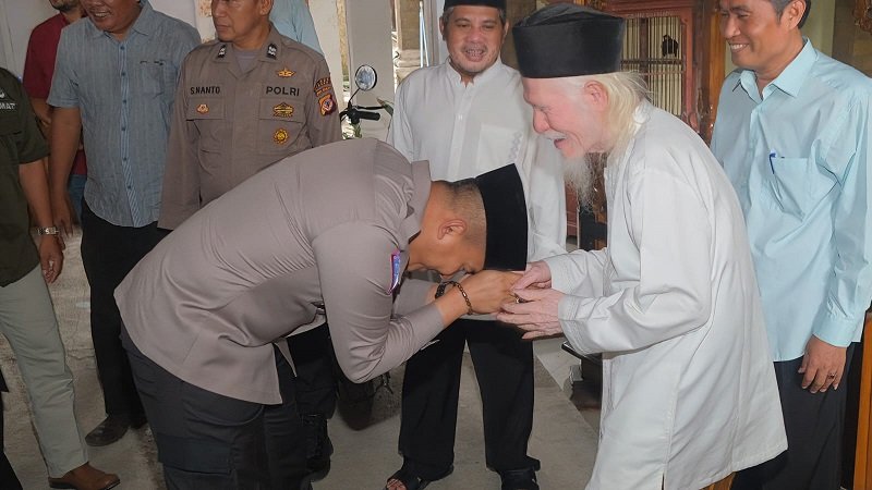Pererat Silaturahmi, Kapolres Subang Silaturahmi ke Pondok Pesantren Al-Ishlah Compreng