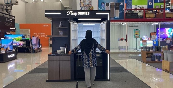 Dukung Gaya Hidup Sehat, Aqua Elektronik Hadirkan Kulkas Pintar ‘Flexy Series” di Log in Megastore Bandung