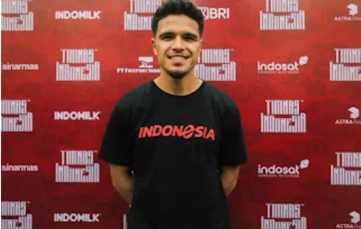 Ini Dia Momen Kebersamaan Pemain Timnas Indonesia Ragnar Oratmangun saat Pulang Kampung ke Maluku