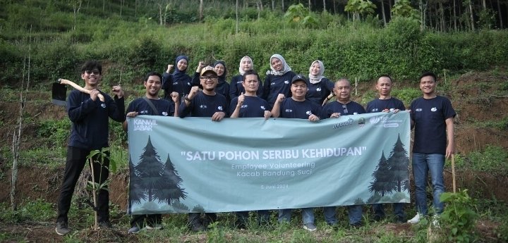 BPJS Ketenagakerjaan Gandeng Dinas Kehutanan Wilayah V Jawa Barat Lakukan Penghijauan Area Gunung Manglayang