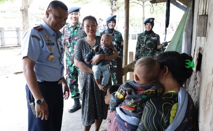 Komandan Lanud Husein Sastranegara Anjangsana ke Warga Citepus, Kelurahan Padjajaran