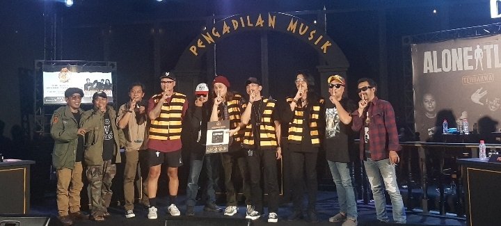 Alone At Last Selamat dari Dakwaan Hakim di DCDC Pengadilan Musik, Bongkar Pasang Pemain Tak Jadi Halangan untuk Terus Berkarya