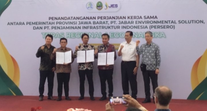 Penandatanganan Perjanjian Kerja Sama Proyek TPPAS Regional Legok Nangka