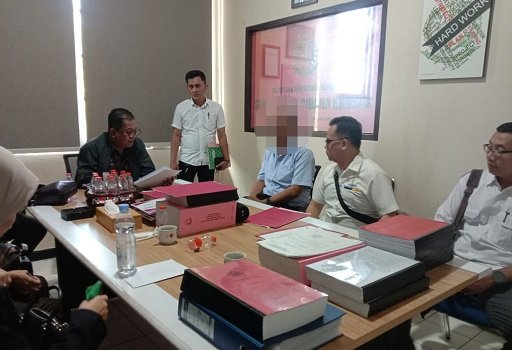 DJP Jabar I Serahkan Tersangka Pengemplang Pajak ke Kejaksaan