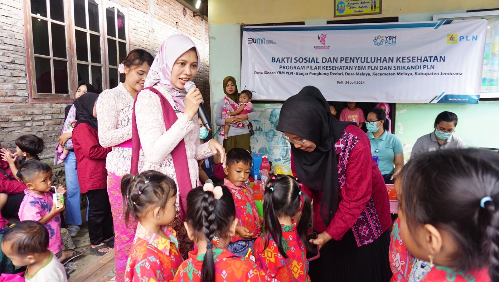 Srikandi dan YBM PLN UP2B Bali Peduli Kesehatan Generasi Muda, Gelar Penyuluhan Kesehatan Balita di Desa Cahaya