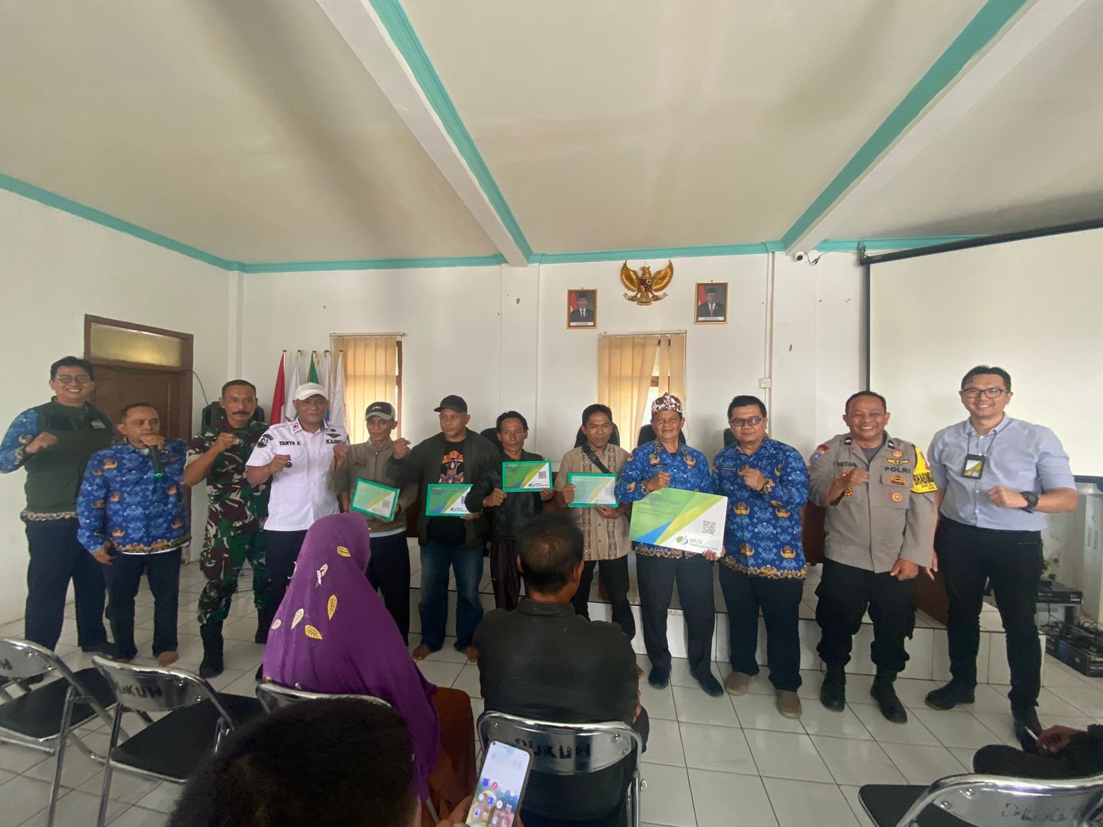 Petani Desa Kukuh Kabupaten Bandung Dapat Perlindungan BPJS Ketenagakerjaan