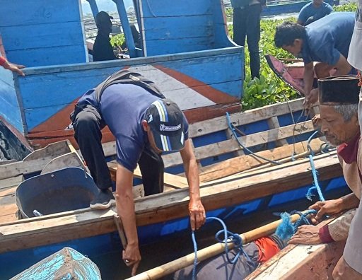 Pria Paruh Baya Tewas Mengambang di Waduk Cirata