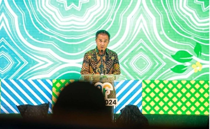 Hujan Tak Padamkan Semangat, Pj Gubernur Jabar Bey Machmudin Puji Kemeriahan Asia Afrika Festival 2024