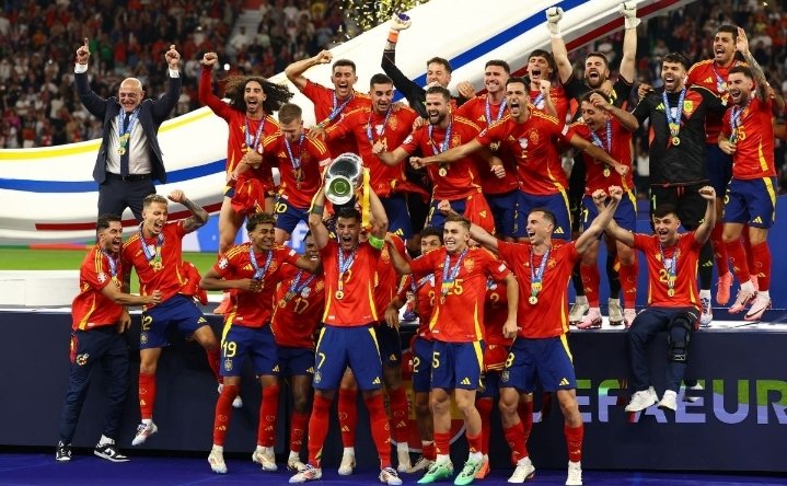 Luis de la Fuentea Tinggal Taklukkan Piala Dunia