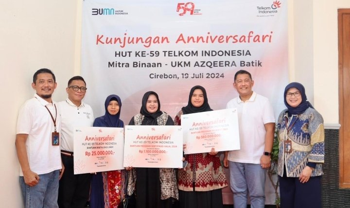 Dukung Kemajuan Ekonomi Kreatif, Telkom Jawa Barat Serahkan Bantuan ke UKM Cirebon