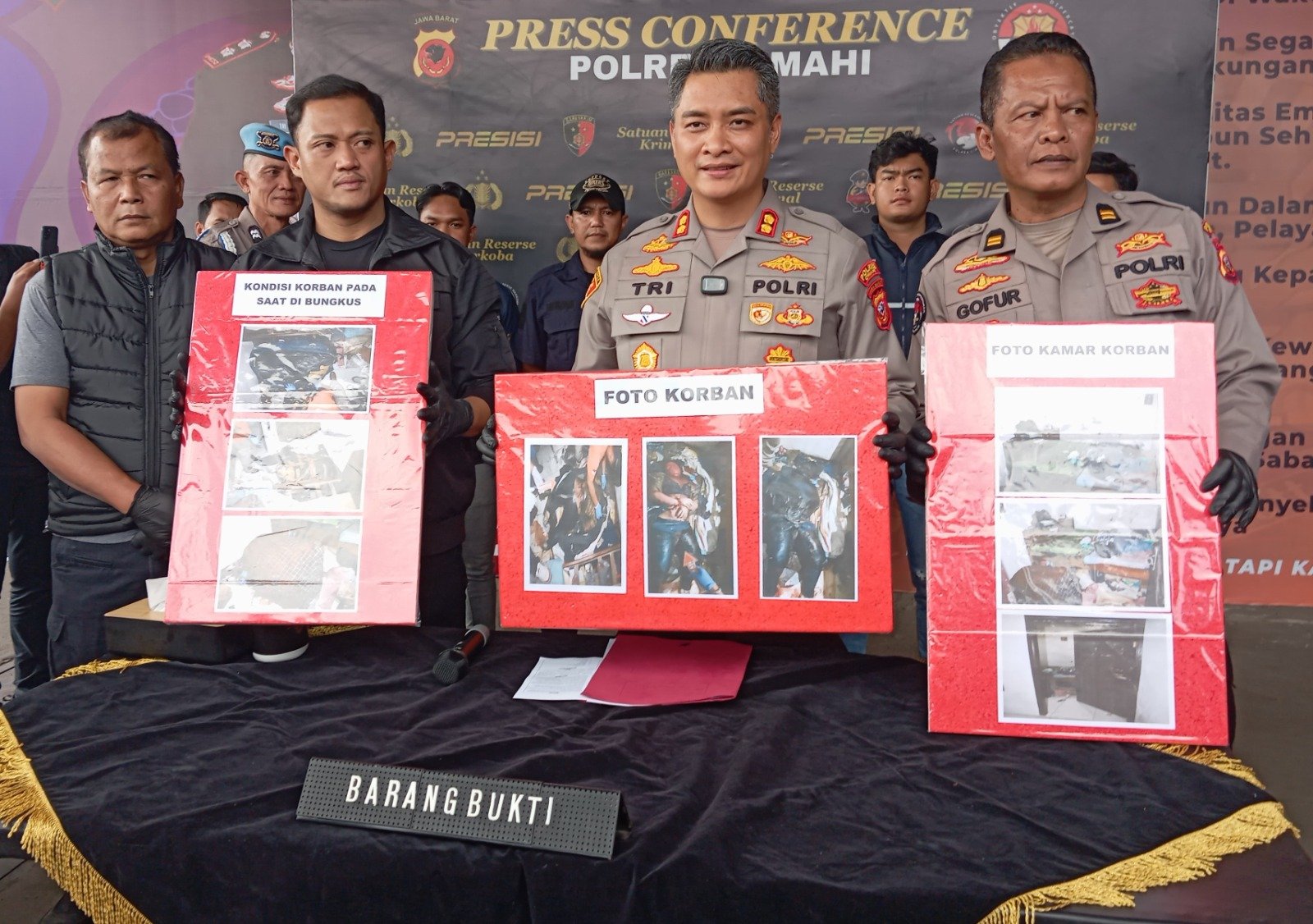 Cemburu, Suami Akhiri Hidup Istri di Jalan Pojok Utara 1 RT 02 RW 04 Kelurahan Setiamanah Kecamatan Cimahi Tengah