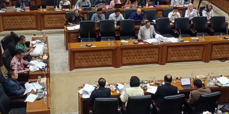 Bahas Batas Usia Kepala Daerah Rapat Baleg DPR Sarat Interupsi, Tapi Tetap Disetujui
