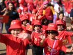 Peringati 70 Tahun, SGM Salurkan Akses Pendidikan dan Pecahkan Rekor MURI “Gerakan Minum Susu Bersama Keluarga Terbanyak di 70 Kota”