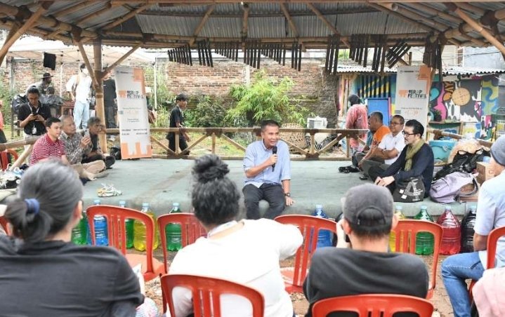 Pj. Gubernur Jabar, Bey Machmudin Apresiasi Teater Ruang Publik Festival di Kawasan Braga Teater Bertema  Kebencanaan Jadi Sarana Edukasi Warga