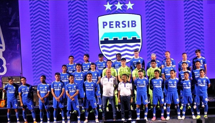 Persib Bandung Kenalkan 30 Pemain dan Jersey Anyar Musim 2024