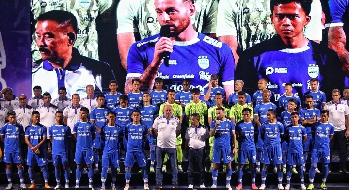 Persib Bandung Kenalkan 30 Pemain dan Jersey Anyar Musim 2024