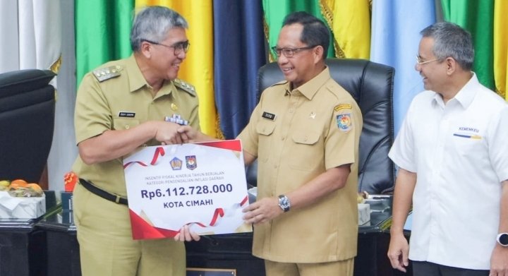 Pemkot Cimahi Raih Penghargaan Insentif Fiskal Kategori Pengendalian Inflasi Daerah Tahun 2024, Mampu Kendalikan Inflasi