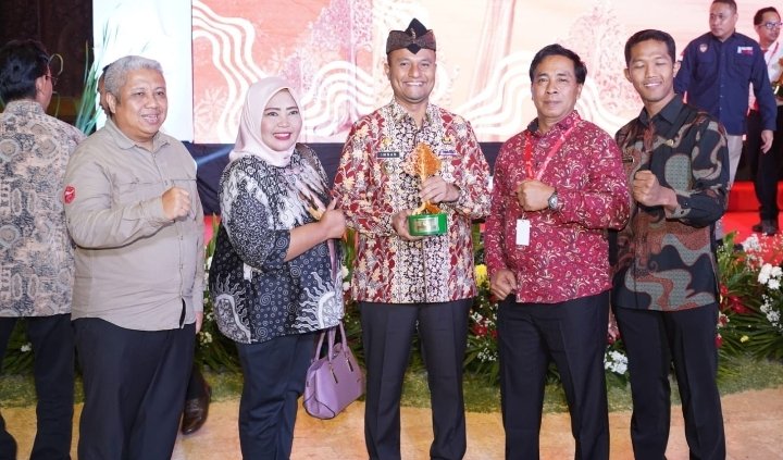 Kelompok Tani Asal Dangdeur Subang Ini Raih Prestasi Nasional