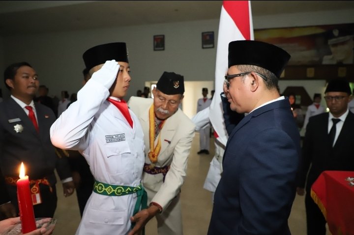 Puluhan Anggota Paskibraka Bandung Barat Dikukuhkan, Pj Bupati Bandung Barat Ade Zakir Beri Pesan Ini