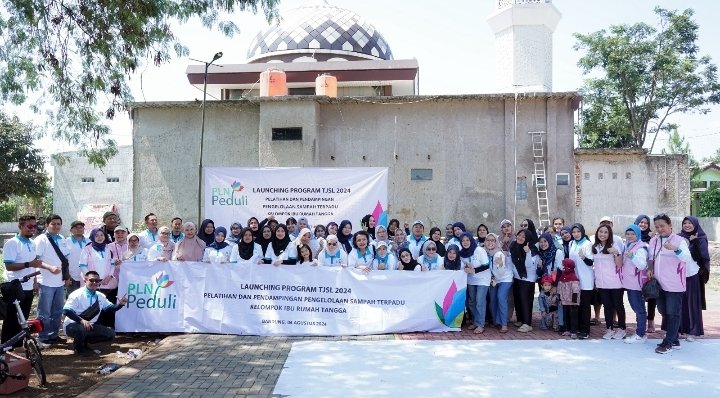 Upayakan Lingkungan Minim Sampah, PLN UP2B Jabar Berikan Pelatihan dan Pendampingan  Pengelolaan Sampah Terpadu di Kabupaten Bandung
