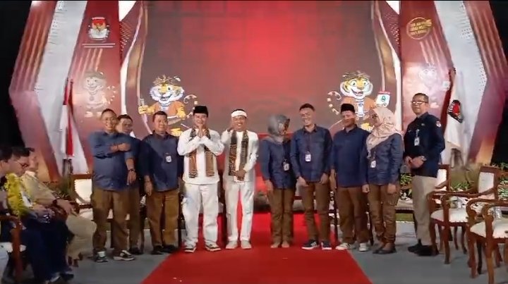 Calon Gubernur dan Calon Wakil Gubernur Jabar Dedi Mulyadi dan Erwan Setiawan Jadi Paslon Pertama yang Daftar ke KPU Jawa Barat
