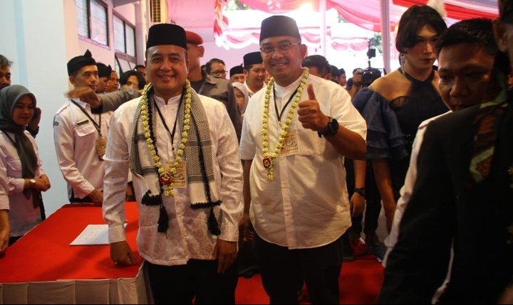 Bakal Calon Wali Kota dan Wakil Wali Kota Bandung, Muhammad Farhan dan Erwin Resmi Daftar ke KPU Kota Bandung