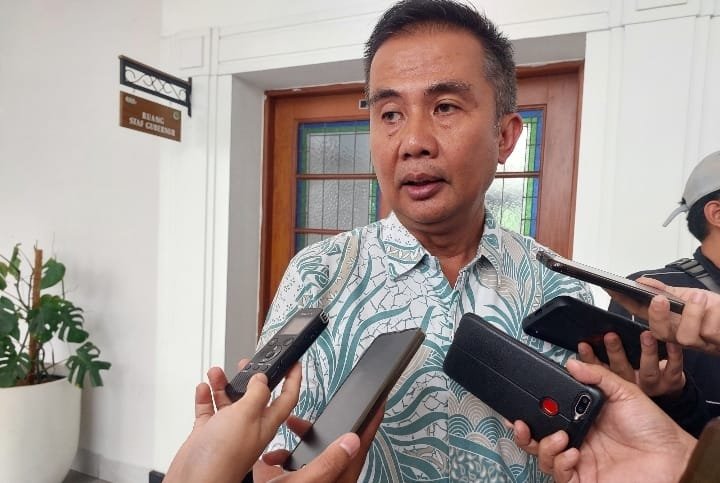 Pj Gubernur Jabar Bey Machmudin Larang Bobotoh Gelar Aksi Sweeping Plat Kendaraan B