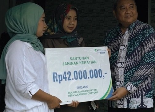 BPJS Ketenagakerjaan Serahkan Santunan Kematian Peserta dari Agen BRILink
