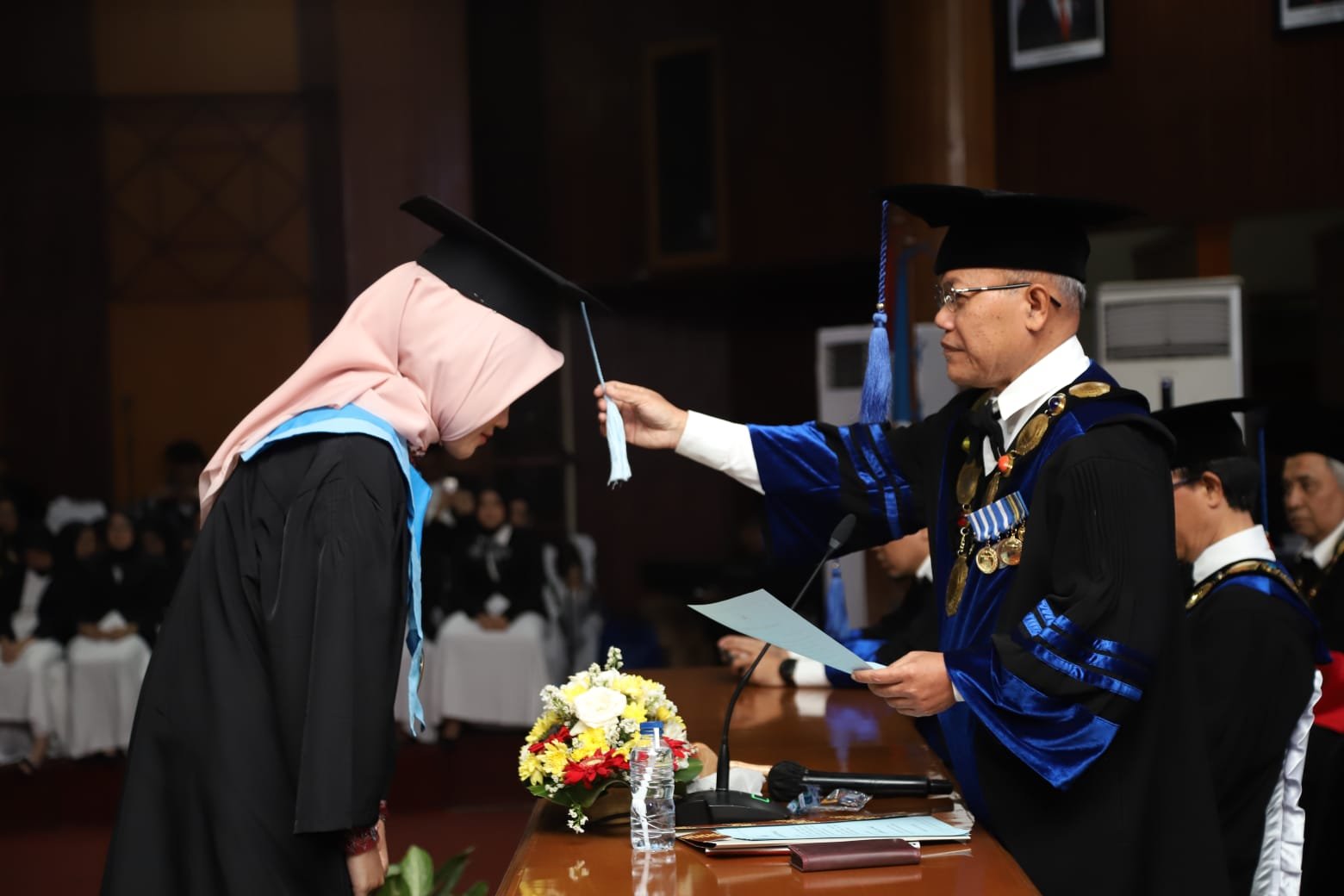 Unisba Lantik 1.700 Wisudawan, Rektor: Teruslah Belajar dan Tingkatkan Keterampilan