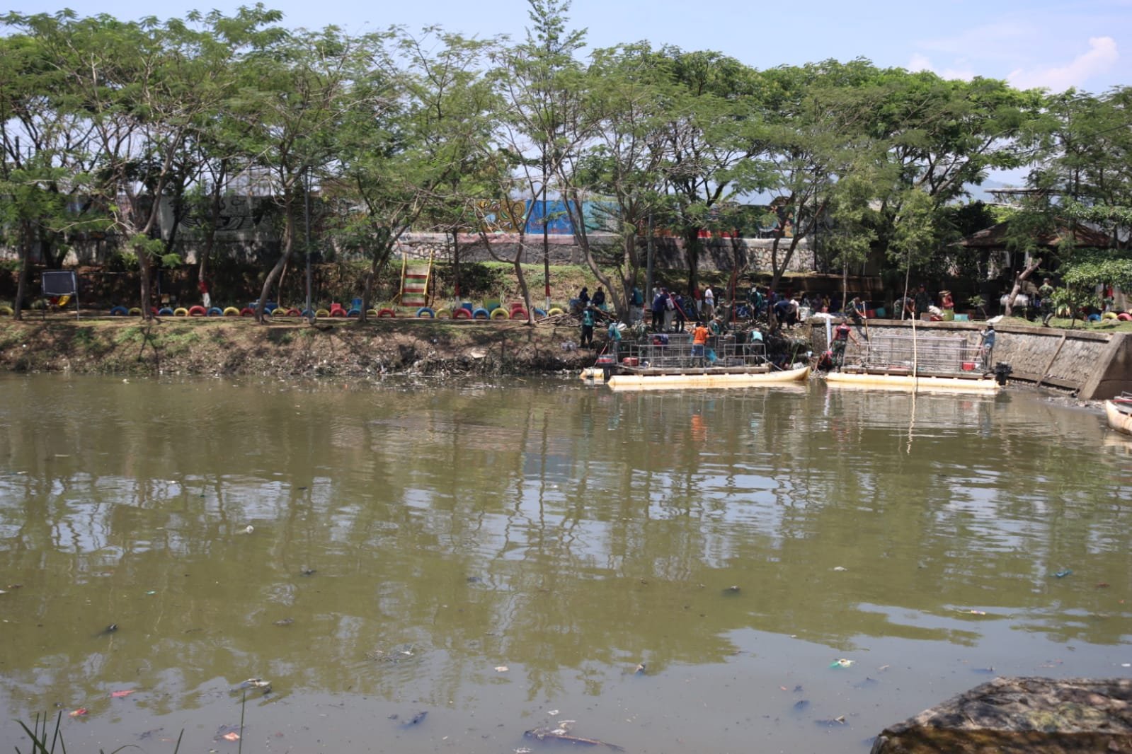 Dengan Semangat Gotong-Royong, Oxbow Bojongsoang Berhasil Dibersihkan dari Sampah
