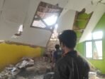 Terdampak Gempa, Atap SDN Mekarsari di Bandung Barat Ambrol