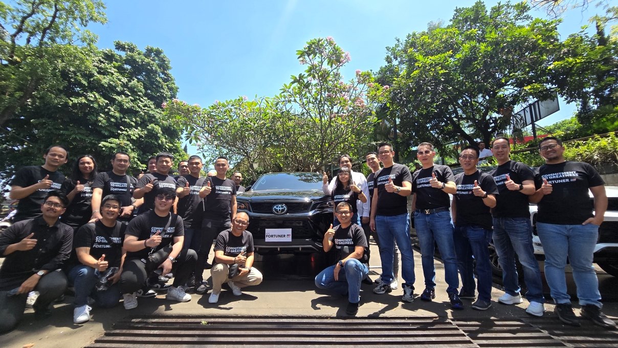 New Fortuner  2024 Resmi Mengaspal di Jabar, Makin Sporty dan Elegan