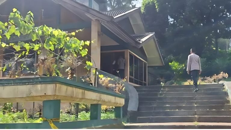 Penjaga Villa Desa Tenjolaya Kab Bandung  Ditemukan Membusuk
