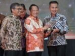 Pj. Gubernur Jawa Barat Bey Machmudin Raih Penghargaan Apresiasi Kinerja Penjabat Kepala Daerah Tahun 2024