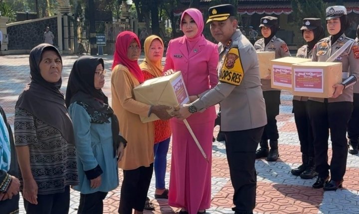 HUT Polwan ke-77, Polres Subang Syukuran dan Santunani Warga