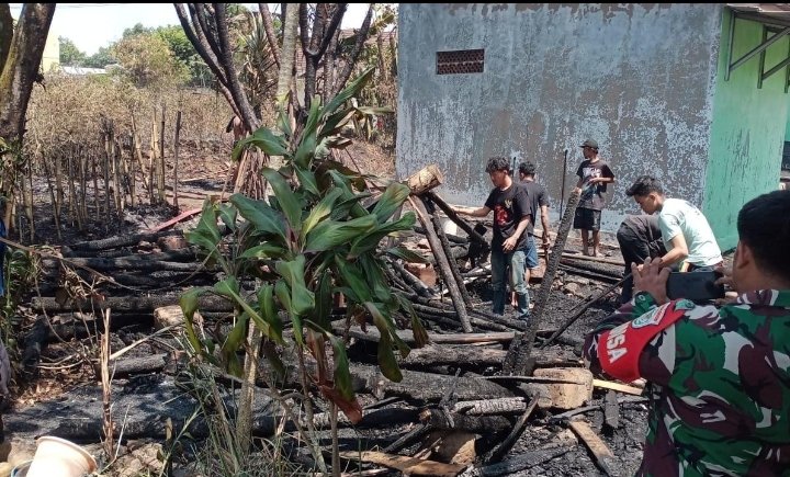 Gara Gara Bakar Sampah, Rumah Warga di Gunungsari Pagaden Subang Terbakar