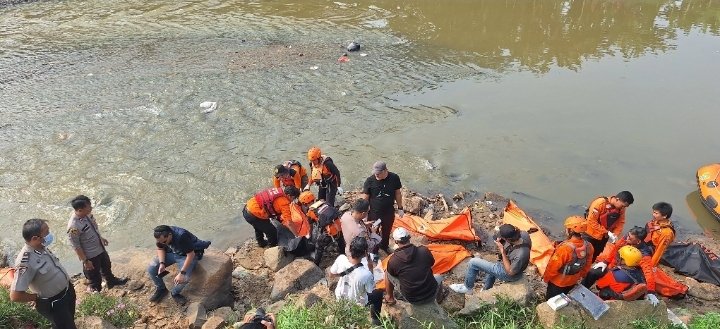 Tujuh Remaja Tenggelam Diduga Pelaku Tawuran, Kapolda Metro Jaya Irjen Pol Karyoto Sebut Mereka Sengaja Mencebur, Berikut Penjelasannya