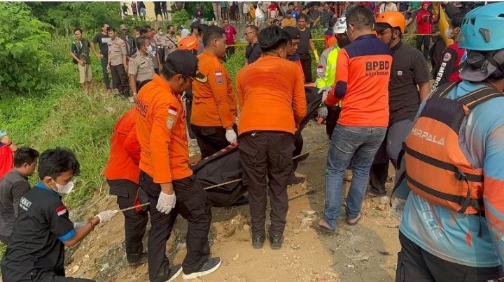 Tujuh Remaja Tenggelam Diduga Pelaku Tawuran, Kapolda Metro Jaya Irjen Pol Karyoto Sebut Mereka Sengaja Mencebur, Berikut Penjelasannya