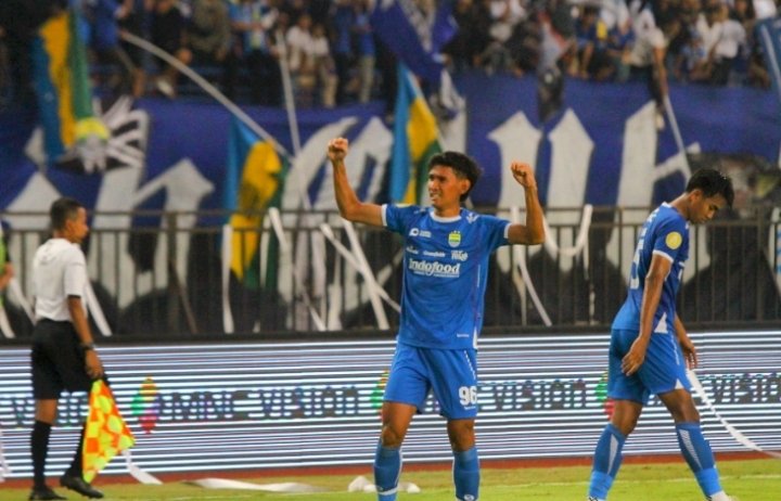 Persib Bandung Kalahkan Persija Jakarta 2-0, Tak Terpegaruh Konflik Internal