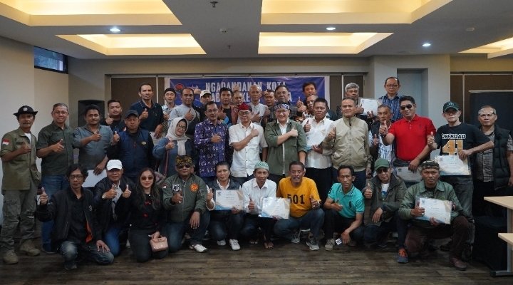 Pasangan Calon Walikota dan Wakil Walikota Bandung Nomor Urut 1 Dandan Riza Wardana dan Arif Wijaya Kukuhkan Duta Komunikasi Ngandandanan Bandung