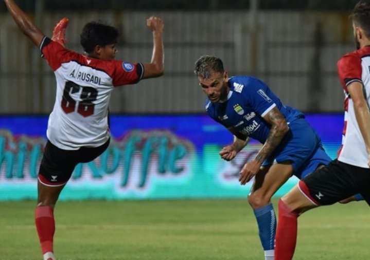 Madura United Lawan Persib Bandung, Pangeran Biru Bawa Pulang Satu Poin dari Bangkalan