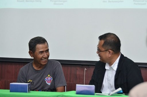 Maju di Pilwalkot Bandung, Arfi Rafnialdi Mendapat Doa dan Dukungan dari Legenda Persib