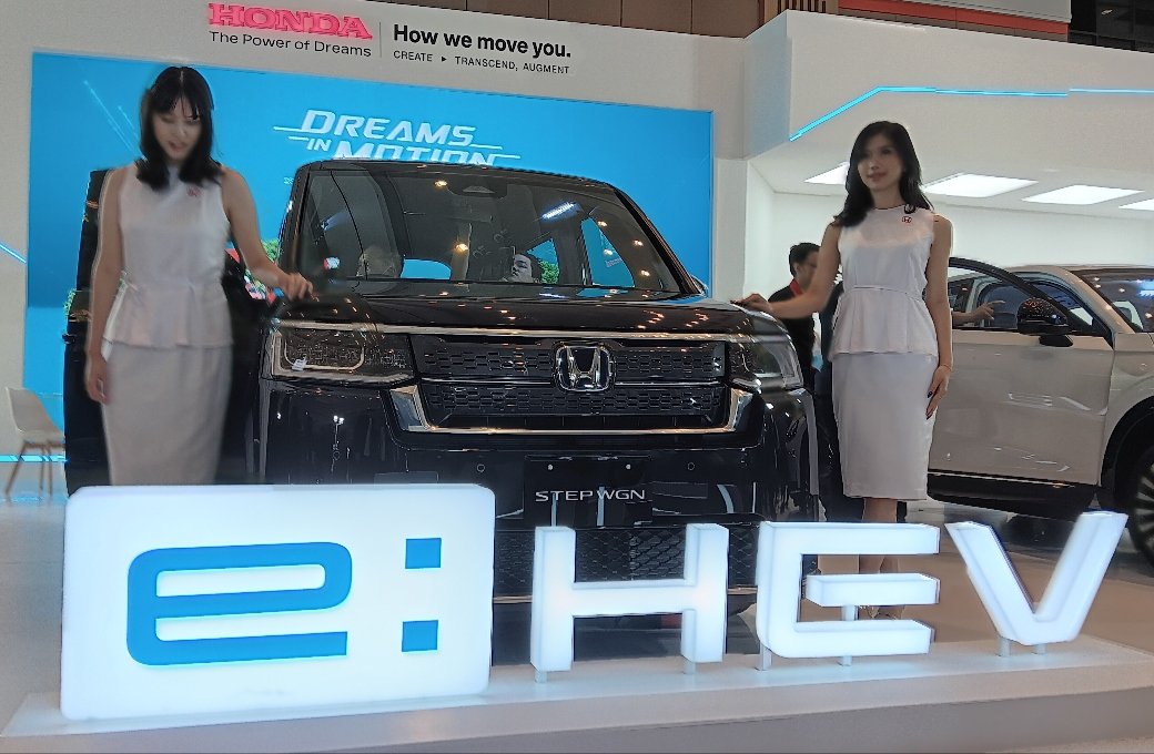 Honda Tampilkan Honda STEP WGN e:HEV dan Honda e:N1 di GIIAS Bandung 2024