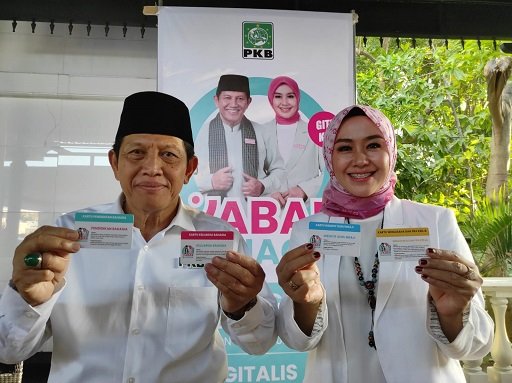 Tawarkan Kartu Sakti untuk Raup Pemilih