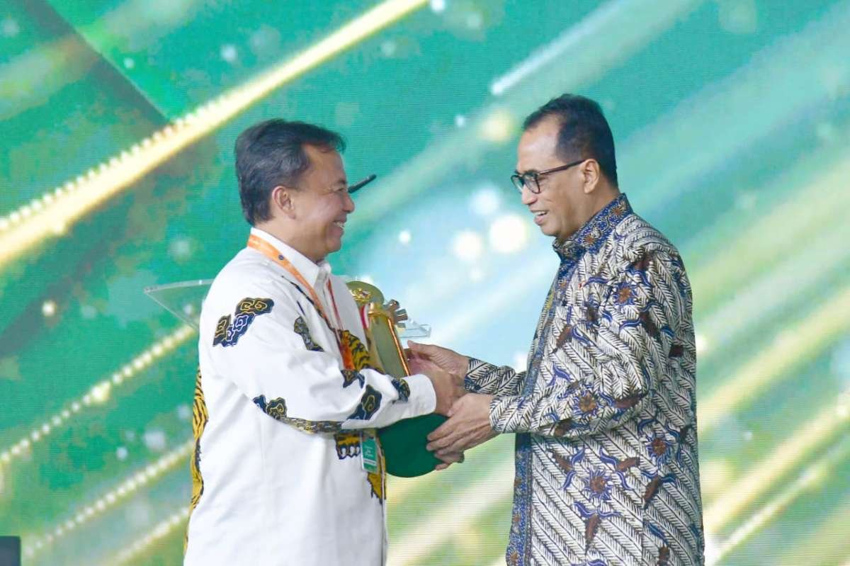 Pemda Provinsi Jabar Raih Wahana Tata Nugraha Wiratama 2024 Terbaik dalam Pengelolaan Sistem Transportasi Publik