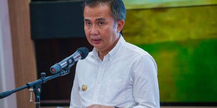 Pilkada Serentak 2024: Bey Nyoblos di Banten, Langsung Kembali ke Jabar