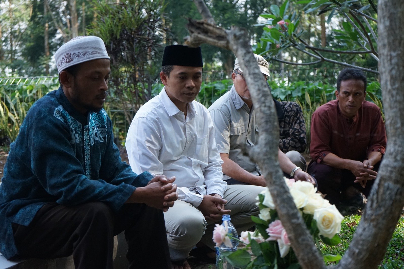 Tak Lupakan Sejarah Pemekaran, Cabup KBB Edi Rusyandi Ziarahi Makam Tokoh Pejuang Bandung Barat